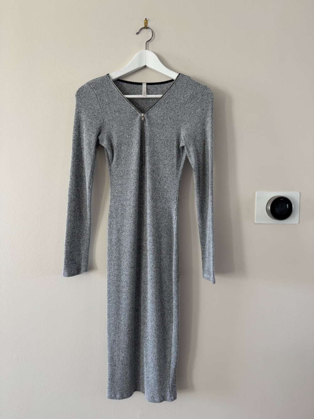A+ Ellen: Silver-Gray Ribbed Zip-Front Long Sleeve Knit Dress